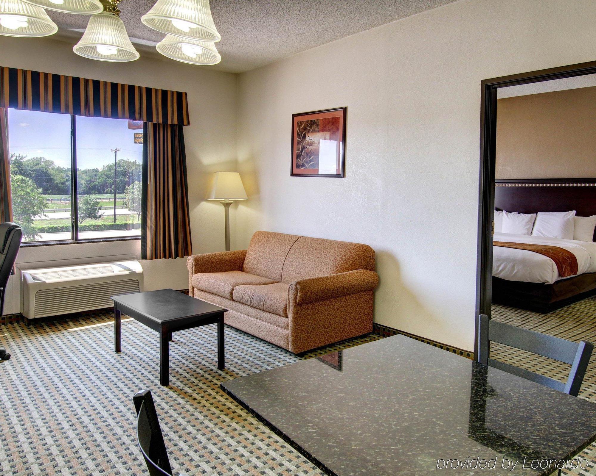 Quality Suites Burleson - Ft Worth Luaran gambar